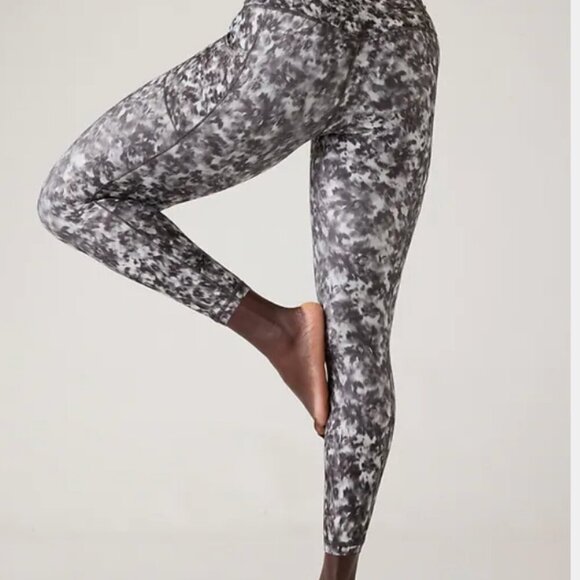 Athleta Salutation Stash pocket tights opaline floral black size XXS - Picture 1 of 6